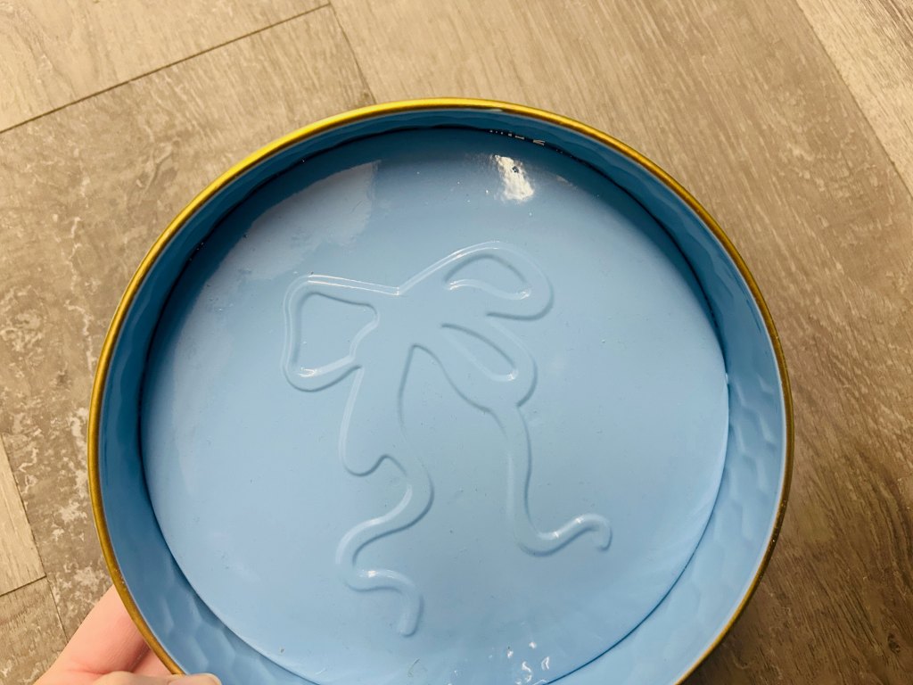 Tin tray