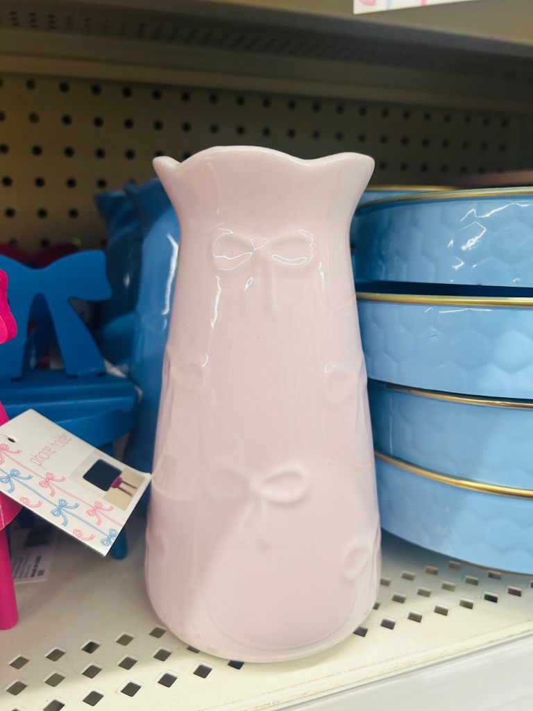 Coquette vase