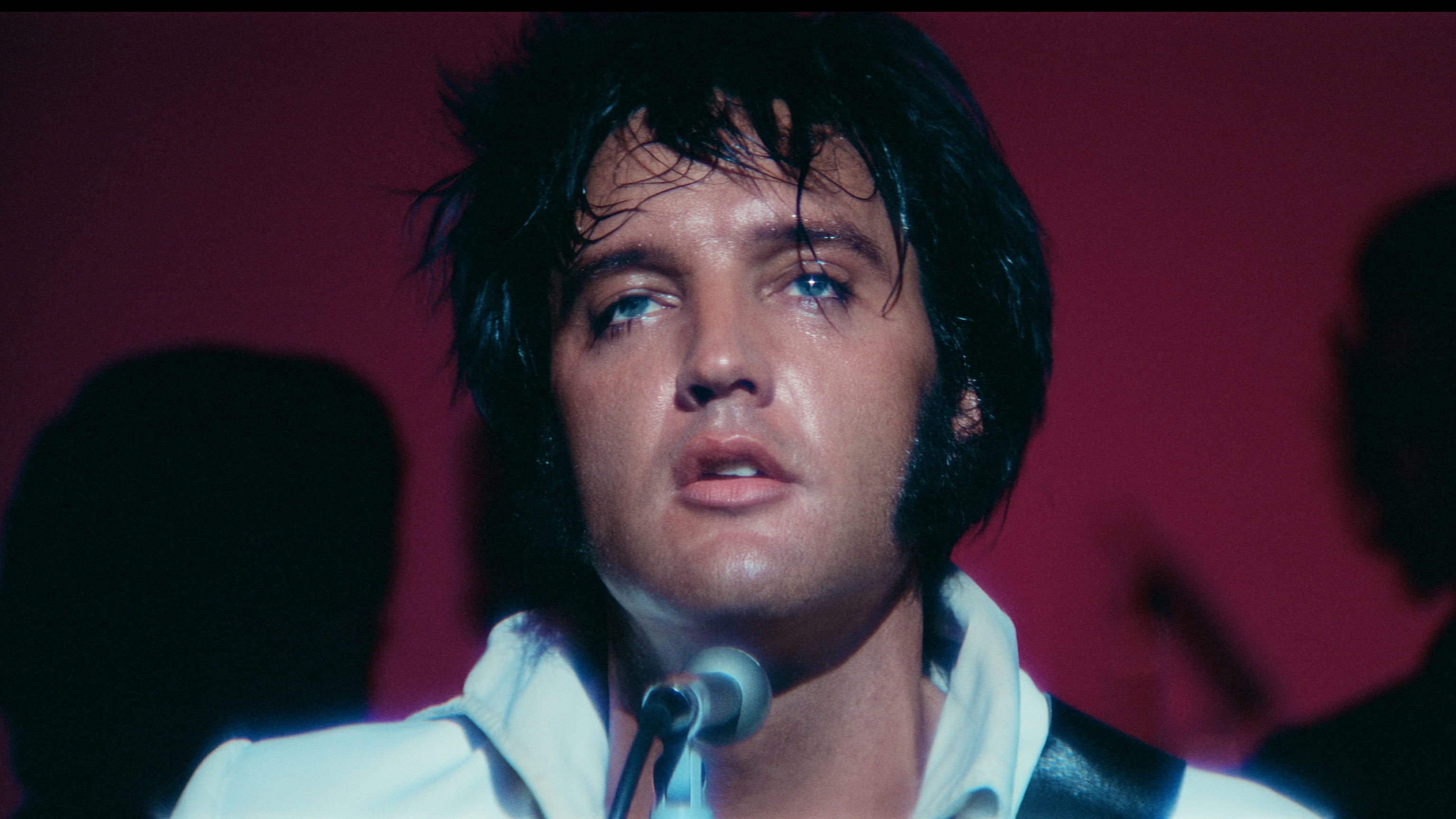 Elvis onstage in EPiC: Elvis Presley in Concert