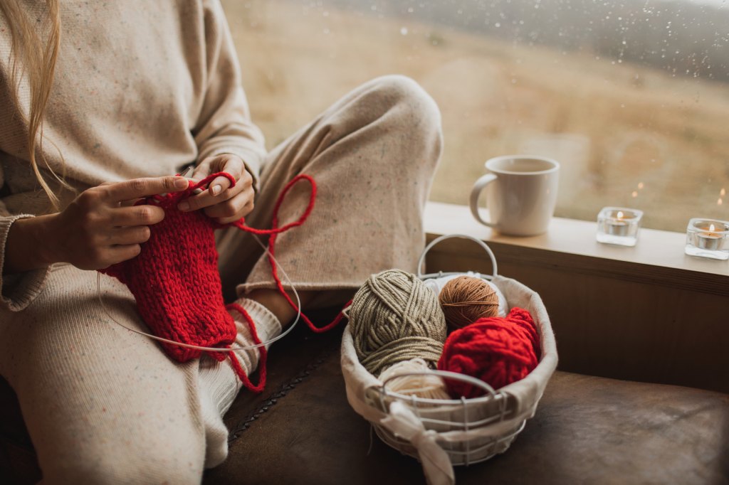 girl crocheting