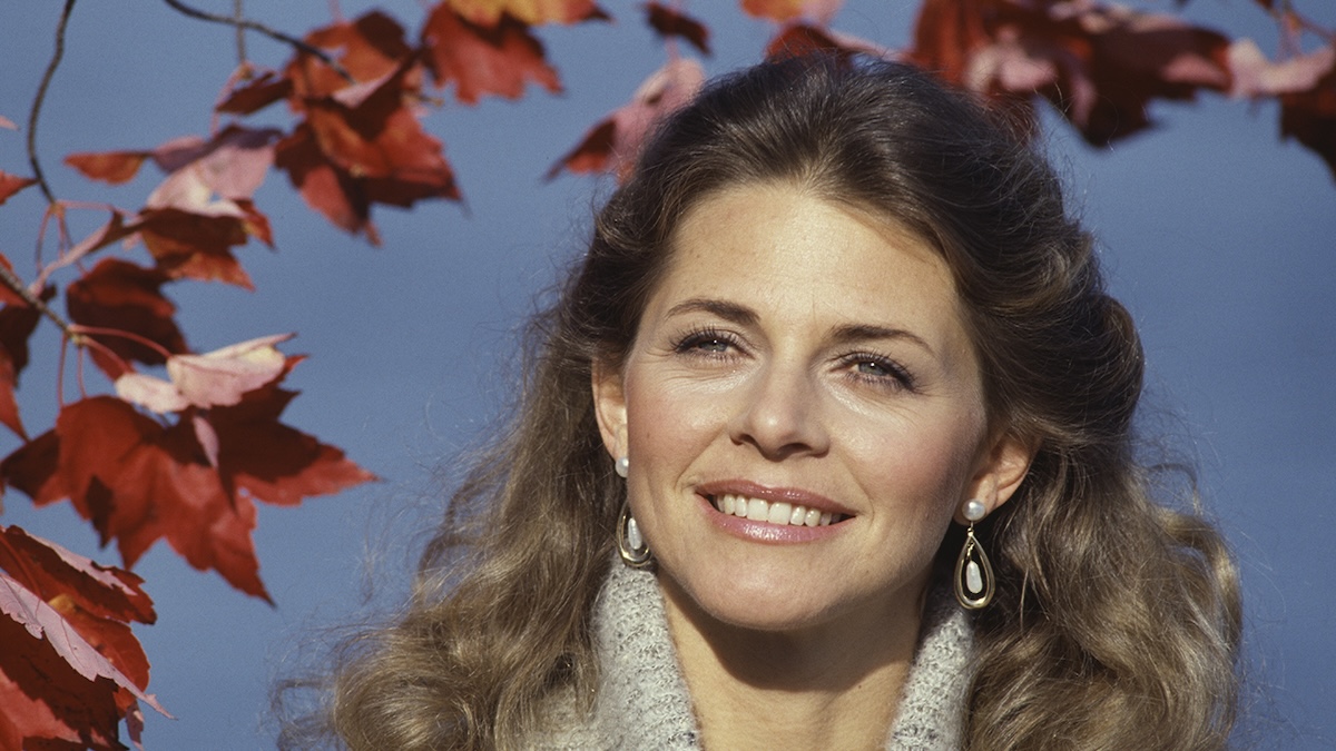 Lindsay Wagner on the set of the film "Martin's Day," directed by Alan Gibson, 1 October 1983.