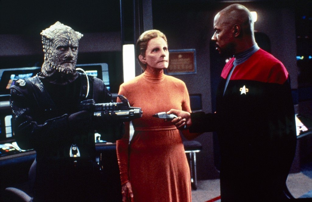 STAR TREK: DEEP SPACE NINE, from left: Andrew Hawkes, Salome Jens, Avery Brooks, 'Broken Link', season 4, ep. 25, aired 6/17/1996, 1993-99.