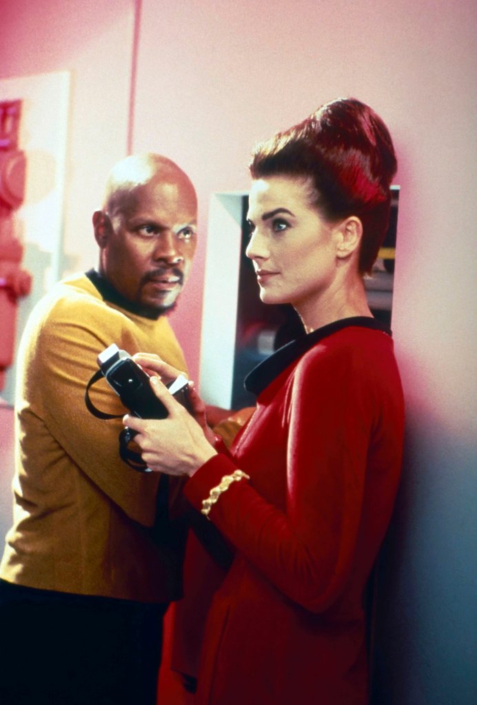 STAR TREK: DEEP SPACE NINE, from left: Avery Brooks, Terry Farrell, 'Trials and Tribble-ations', (S5.E6, aired Nov 4, 1996), 1993-99.