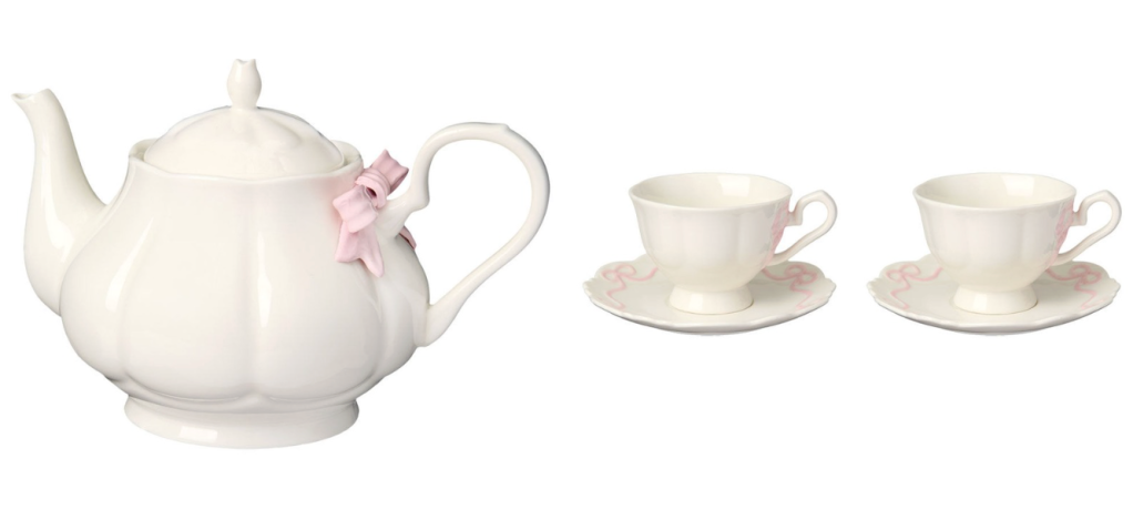 Tea pot and cups