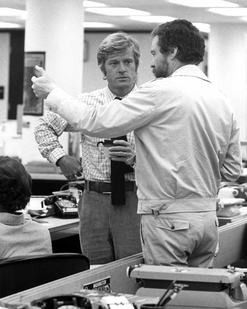 ALL THE PRESIDENT'S MEN, from left, Robert Redford, director Alan J. Pakula, on-set, 1976