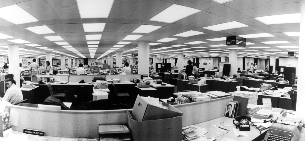 ALL THE PRESIDENT'S MEN, Washington Post newsroom set, 1976