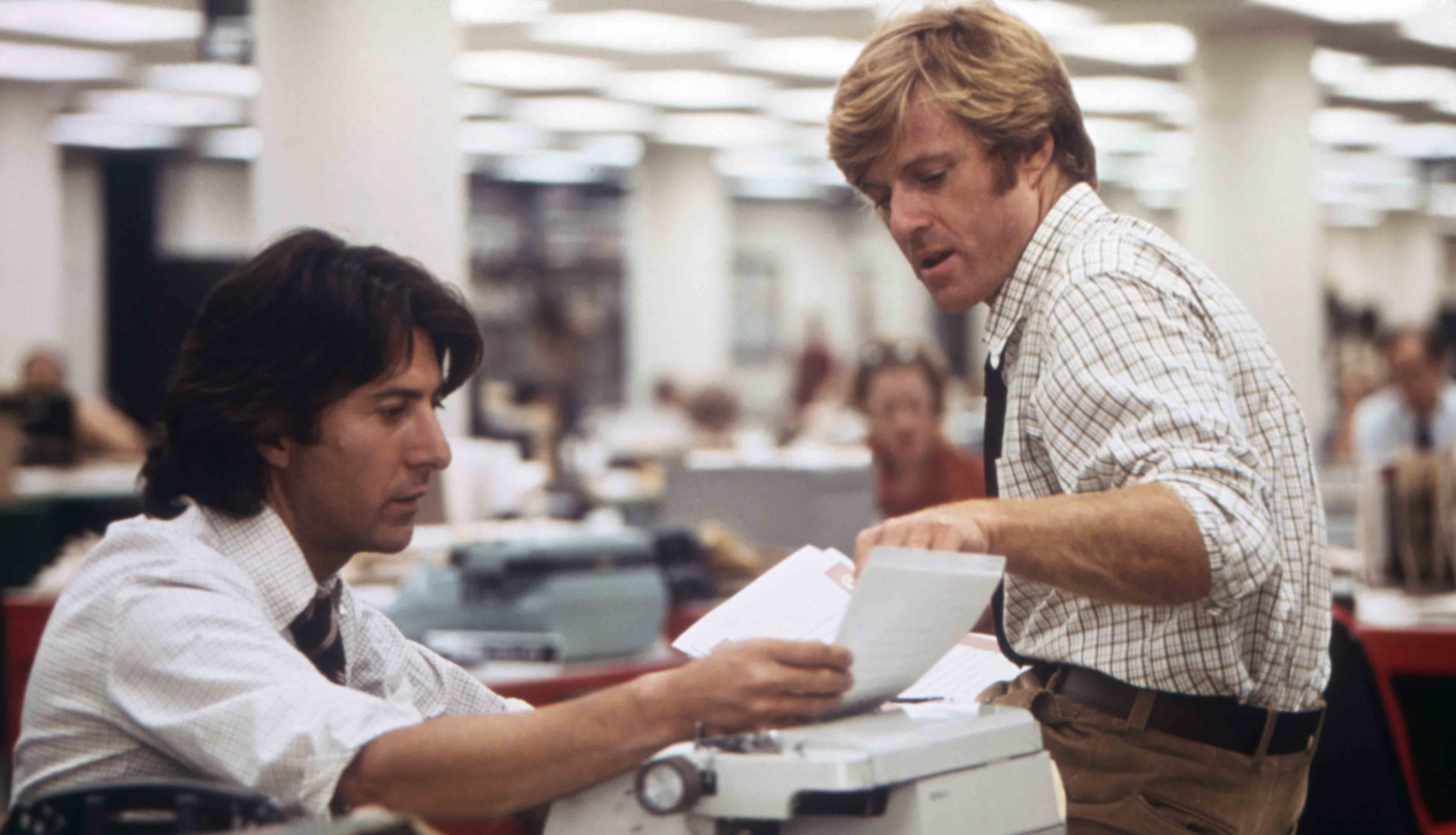 Dustin Hoffman and Robert Redford on the set of 'All The President's Men'