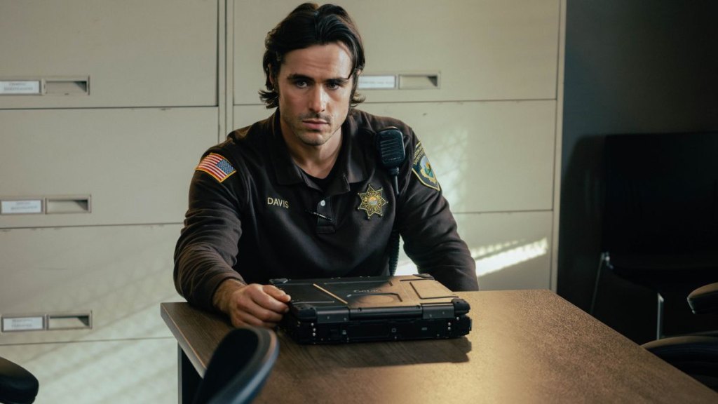 Ben Schnetzer in 'The Madison'