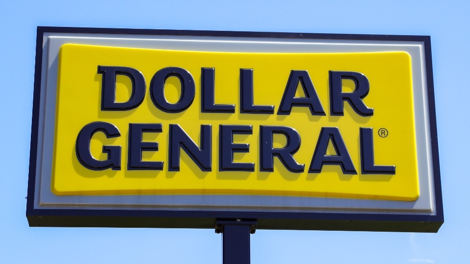Dollar General sign