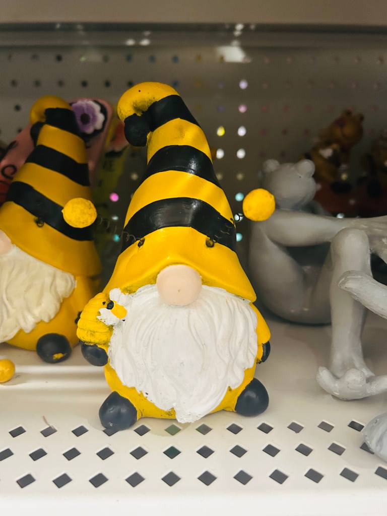 Bee gnome