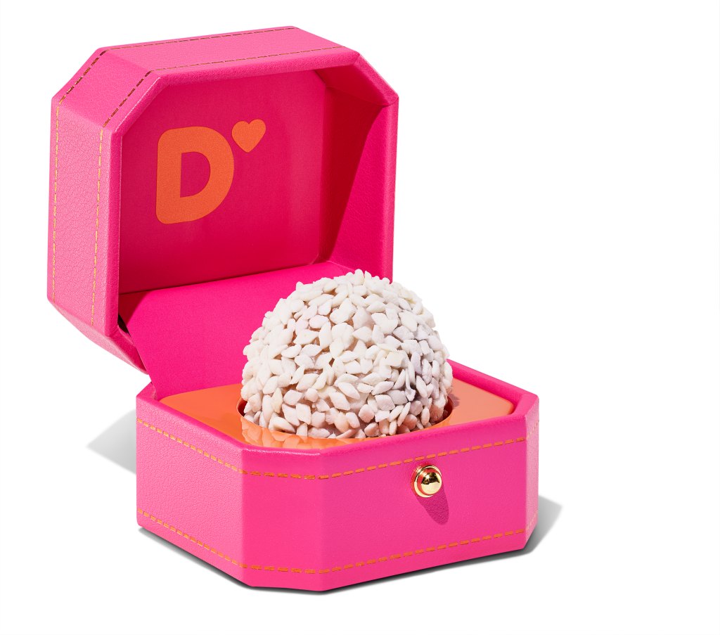 Dunkin' "I Dough" ring box