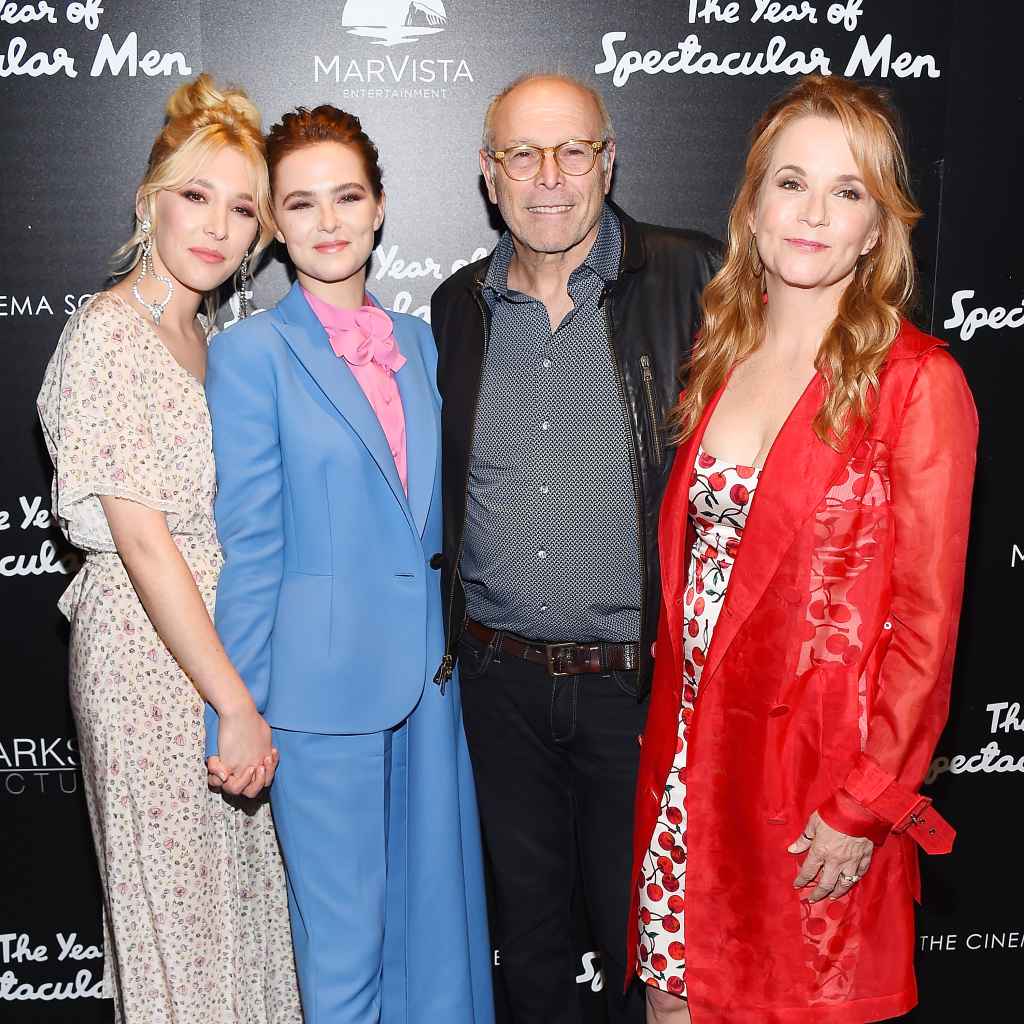 Lea Thompson and her husband, Howard Deutch, with their daughters, Madelyn and Zoey Deutch, in 2018
