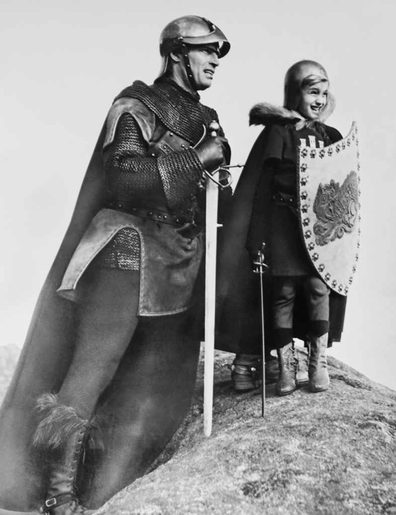 EL CID, from left: Charlton Heston, Fraser Heston on set, 1961