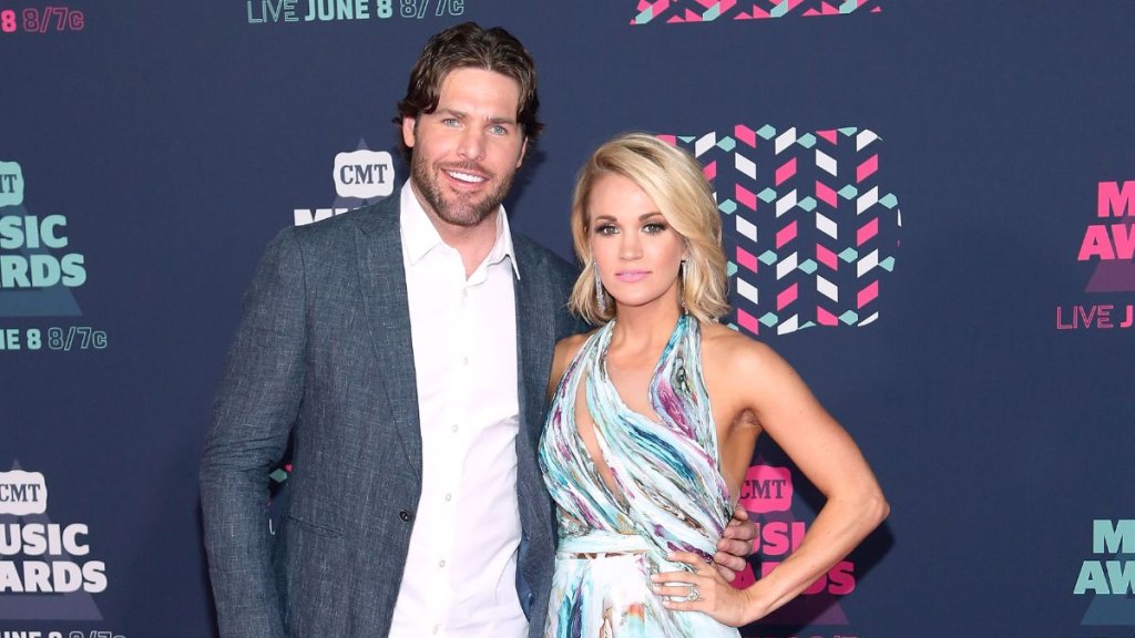 Mike Fisher and Carrie Underwood in 2010