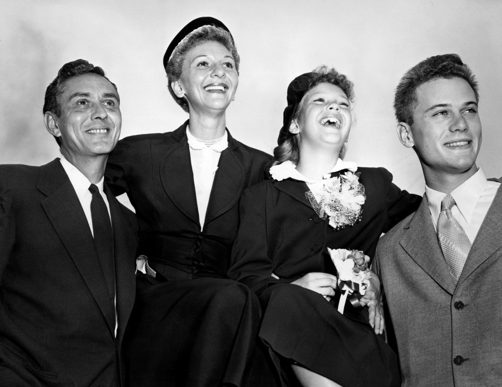 Richard Halliday, Mary Martin (Hagman's mother), Heller Halliday, Larry Hagman, 08/03/51