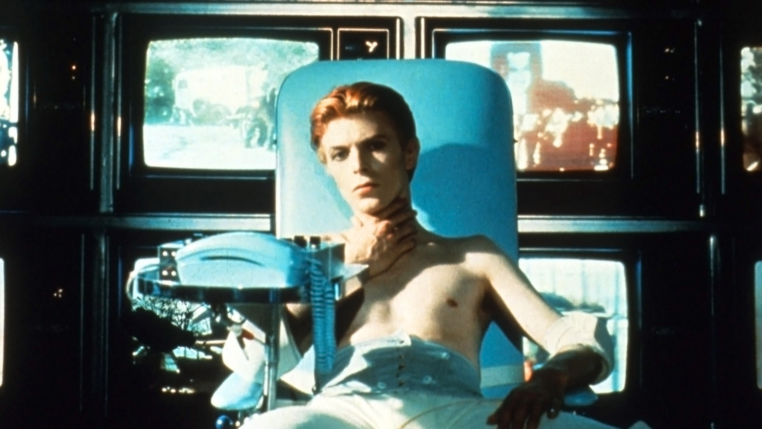 David Bowie in 'The Man Who Fell to Earth'
