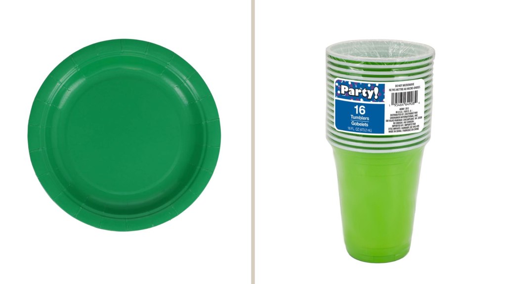 Green paper plates // green plastic cups