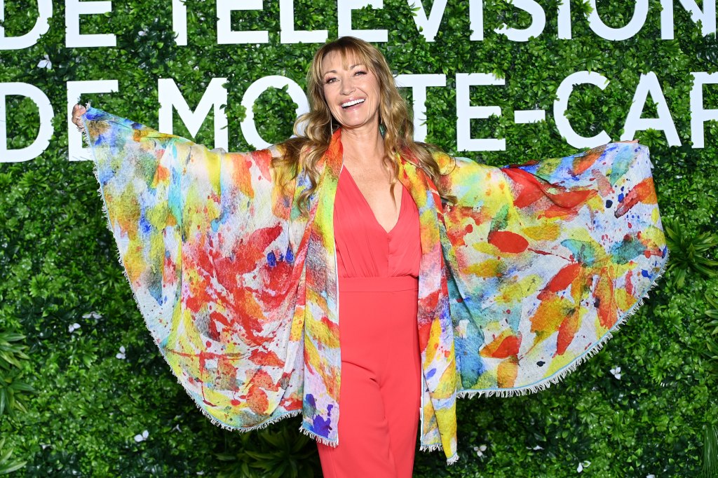Jane Seymour shows off a colorful look in 2022