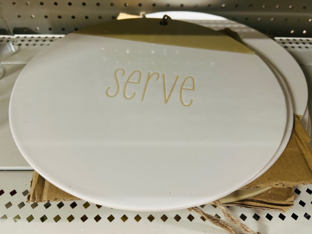 Serving board
