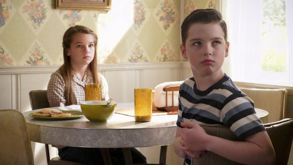 Raegan Revord and Iain Armitage in 'Young Sheldon'