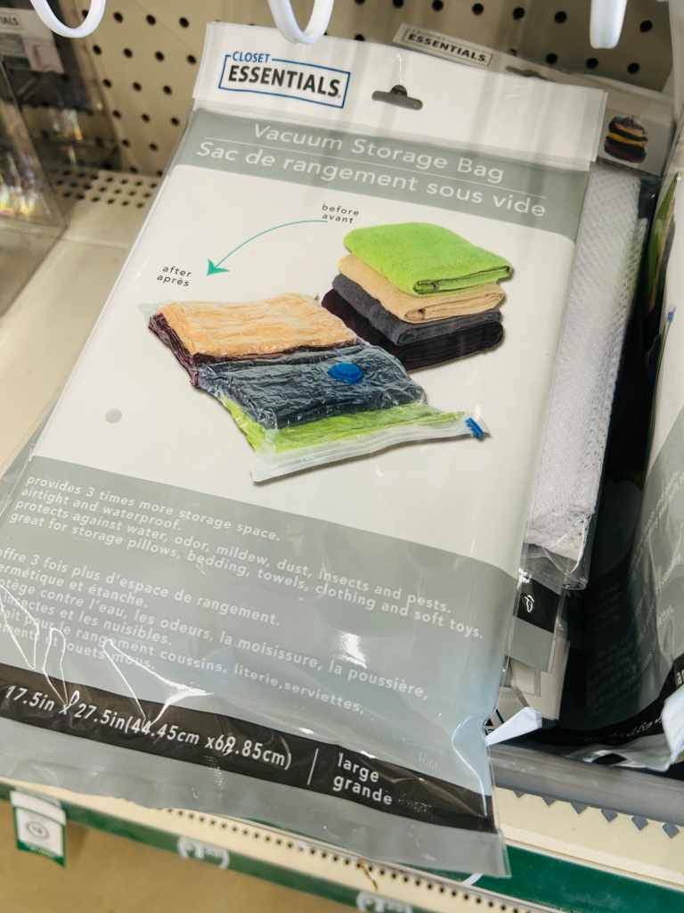 Vacuum storage bags