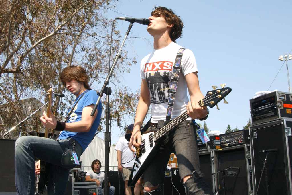 Nick Wheeler (L) and Tyson Ritter (R) of the All-American Rejects performing (2003)