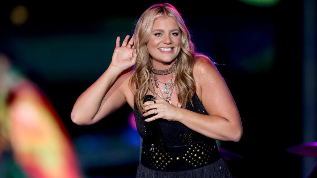 Lauren Alaina at the Lifting Lives Country on the Green event
