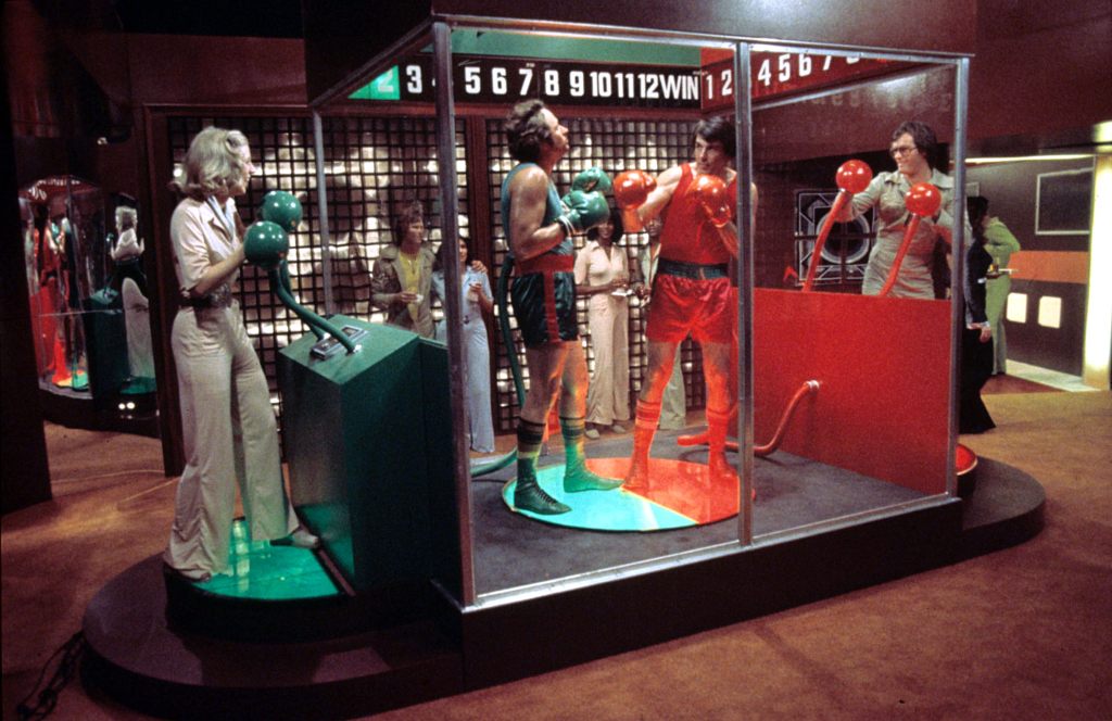 FUTUREWORLD, Blythe Danner (left), Peter Fonda (right), 1976