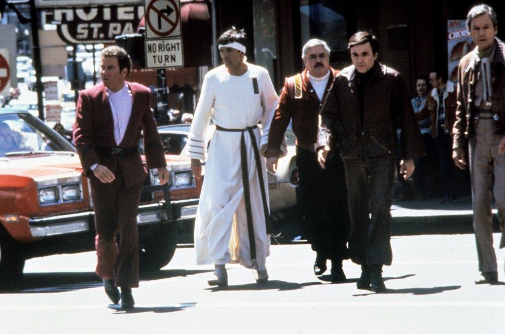 STAR TREK IV: THE VOYAGE HOME, from left: William Shatner, Leonard Nimoy, James Doohan, Walter Koenig, DeForest Kelley, 1986. 