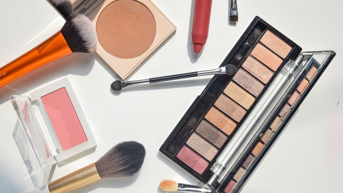 This Air Force Vet Built a Makeup Platform for Women Over 40