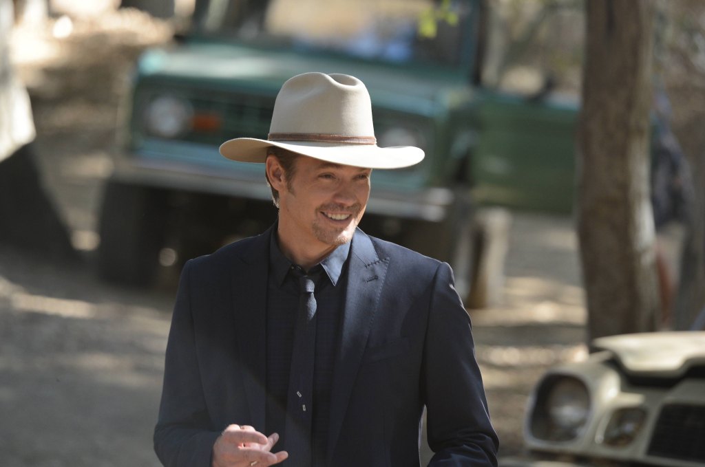 JUSTIFIED, Timothy Olyphant in 'Cash Game' (Season 6, Episode 2, aired January 27, 2015). 