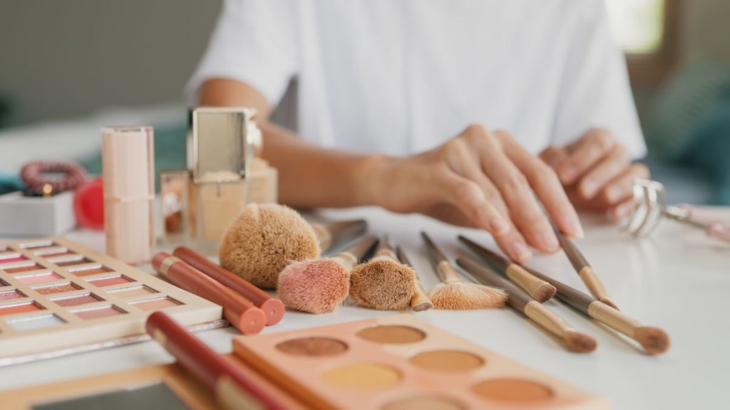 Young Asian beauty girl collect makeup brush set