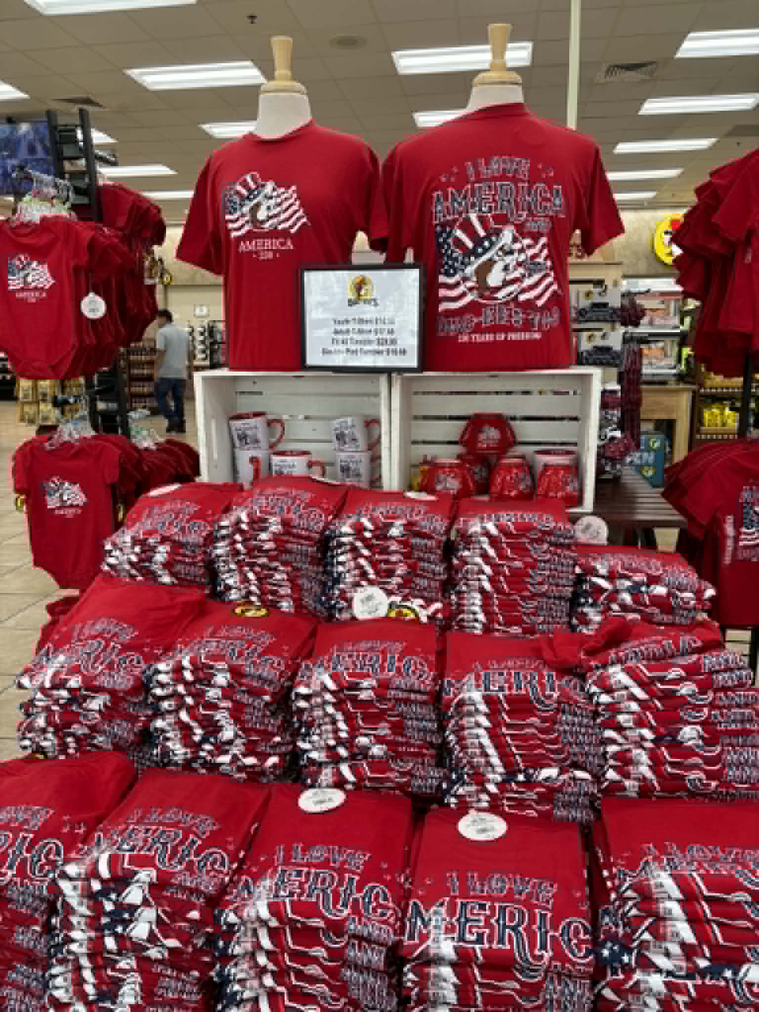 Buc-ee's patriotic merch t-shirts