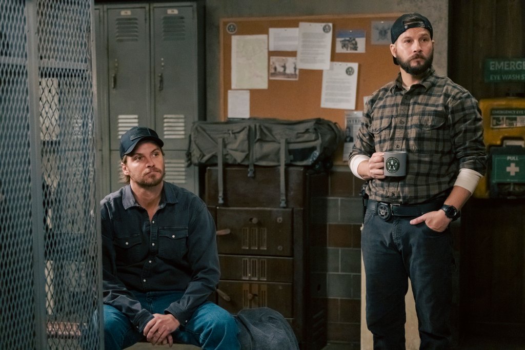 Luke Grimes as Kayce Dutton and Logan Marshall-Green as Pete Calvin in 'Marshals'