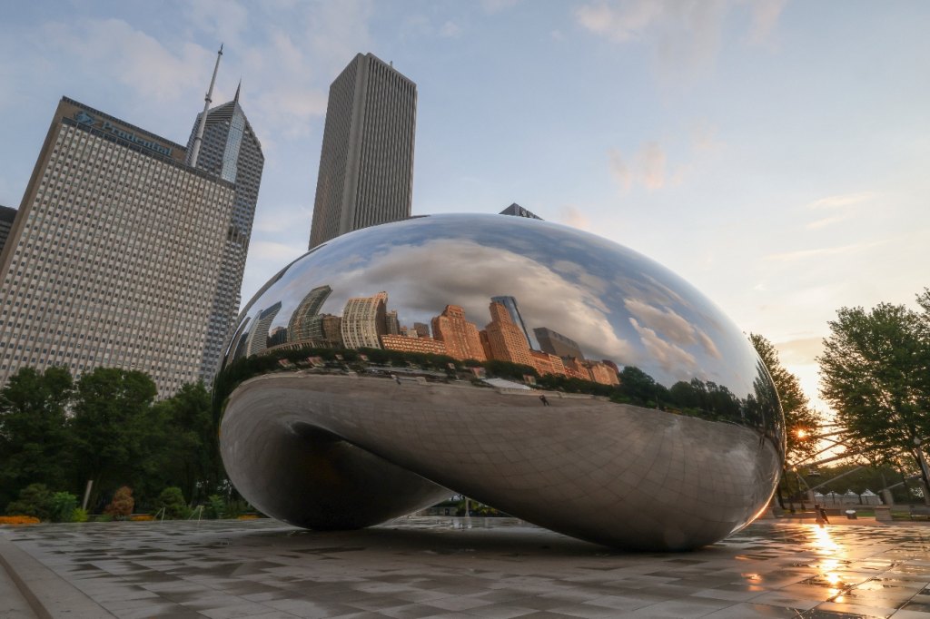 Cloud Gate statue