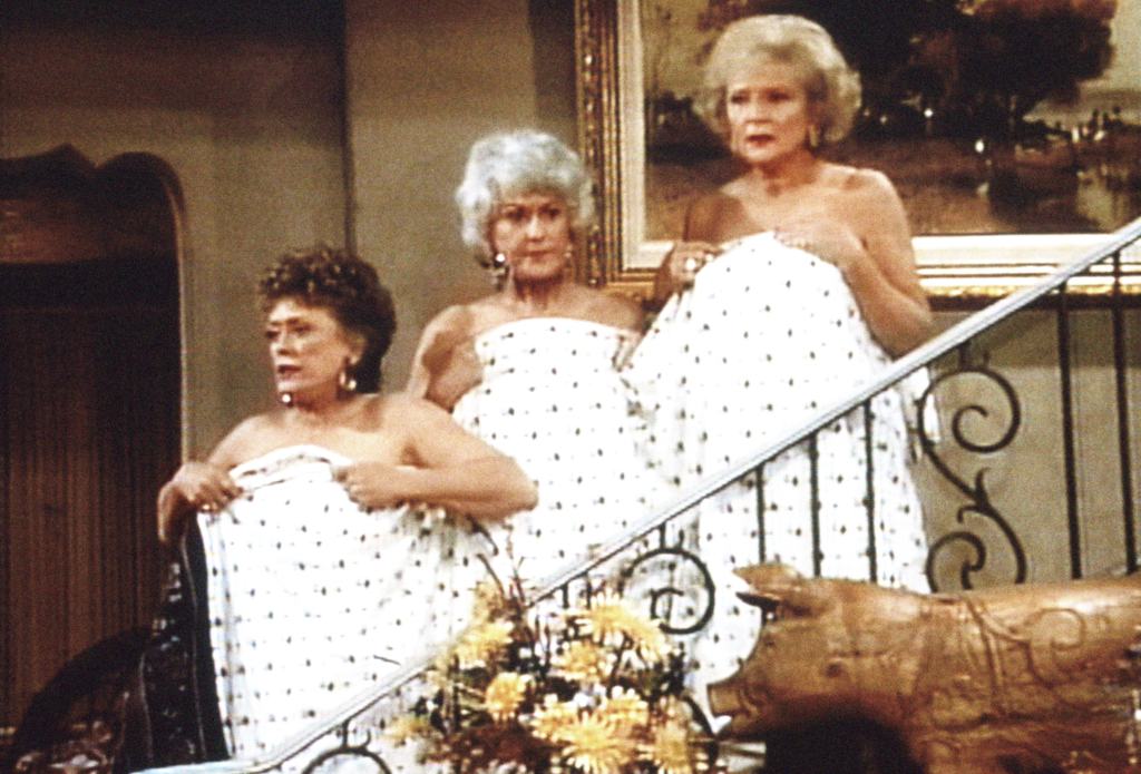 THE GOLDEN GIRLS, (from left): Rue McClanahan, Bea Arthur, Betty White, 'Valentine's Day', (Season 4, aired Feb. 11, 1989), 1985-92.