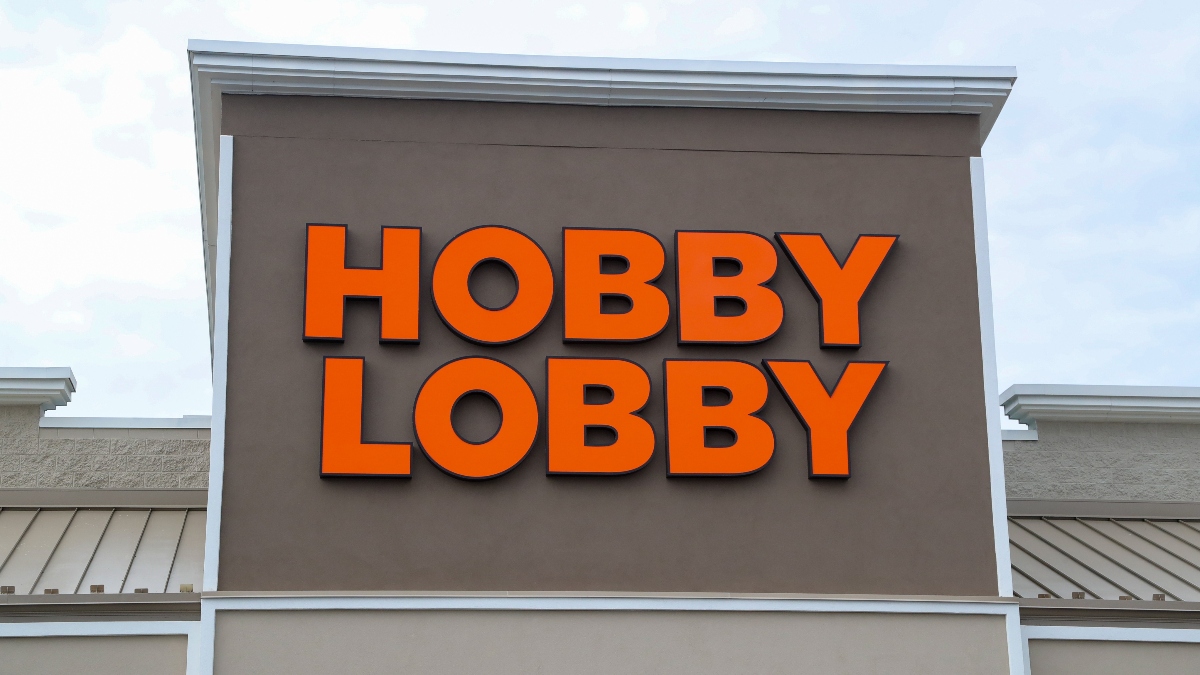 Hobby Lobby’s Weekly Ad Has Charming Americana Decor Perfect for Flag Day This S...