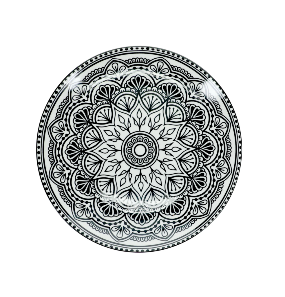 Black and white patterened dishes
