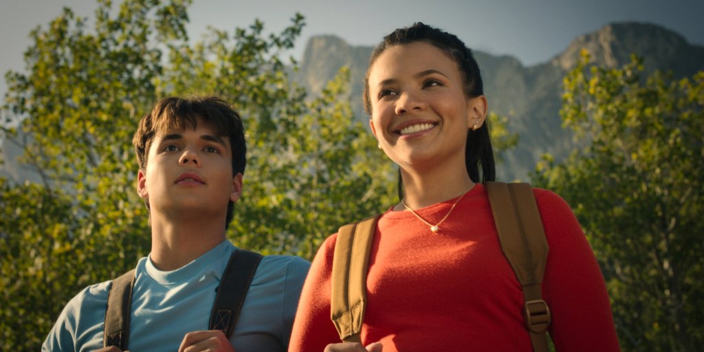 Naveen Paddock as Elliot and Nikki Rodriguez as Jackie Howard in 'My Life with the Walter Boys'