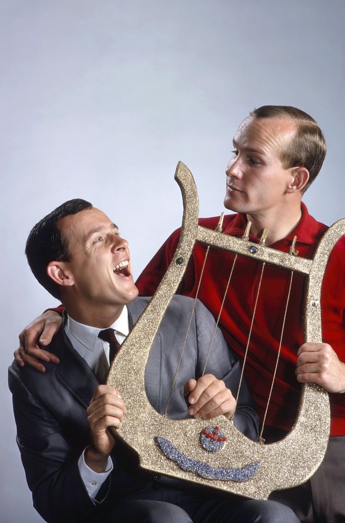 MY BROTHER THE ANGEL, (aka THE SMOTHERS BROTHERS SHOW), from left: Dick Smothers, Tom Smothers (1965), 1965-66.
