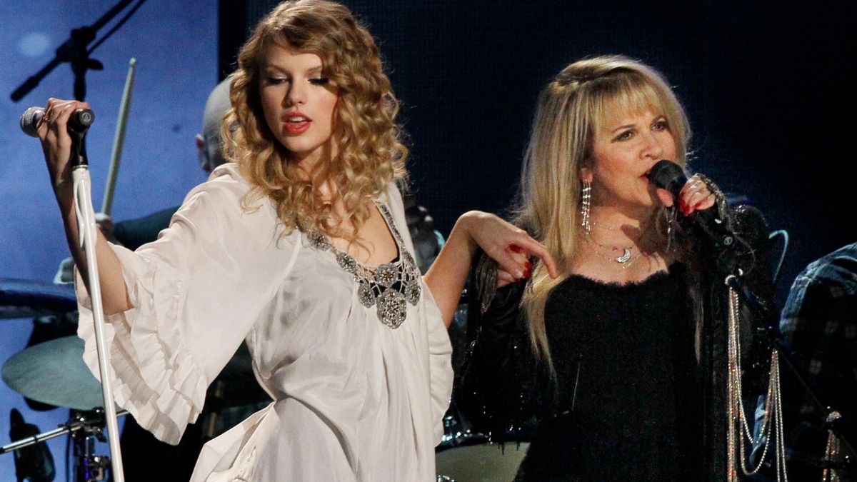Taylor Swift and Stevie Nicks in 2010