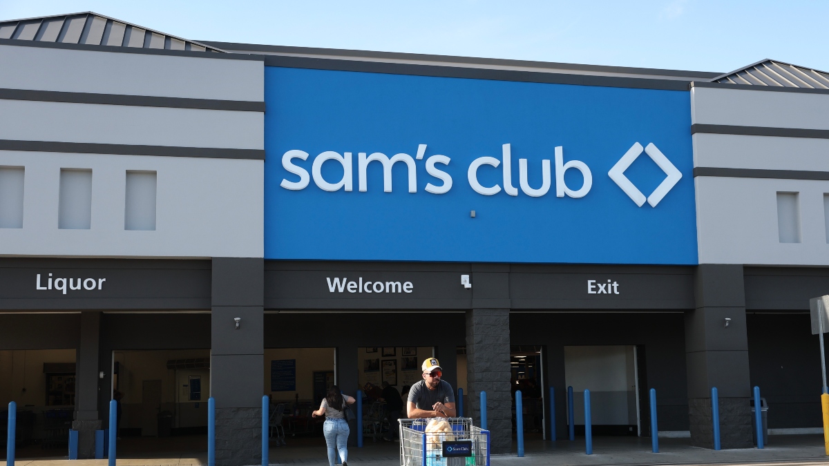 Sam’s Club’s Mystery Cake Pops Have a Surprising Flavor—And Shoppers Are Totally...