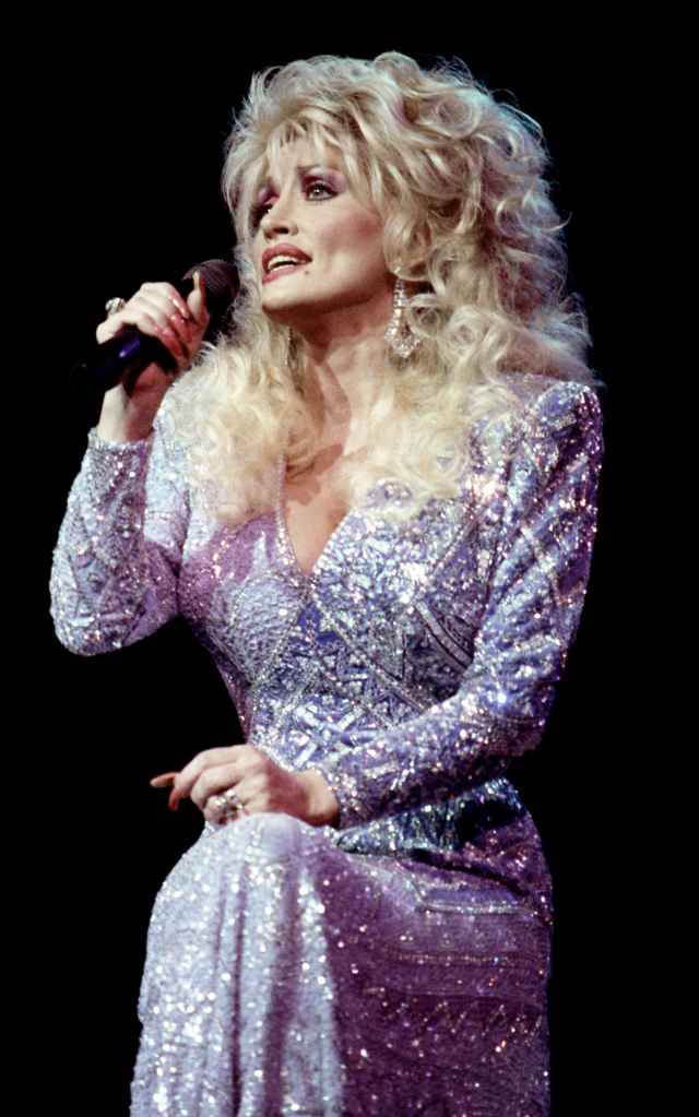 Dolly Parton performs on stage during a concert in Las Vegas, Nevada, circa 1991