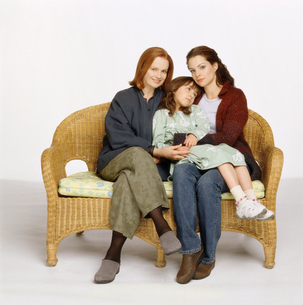 Blair Brown, Caitlin Fein, Kimberly Williams, Follow the Stars Home, 2001