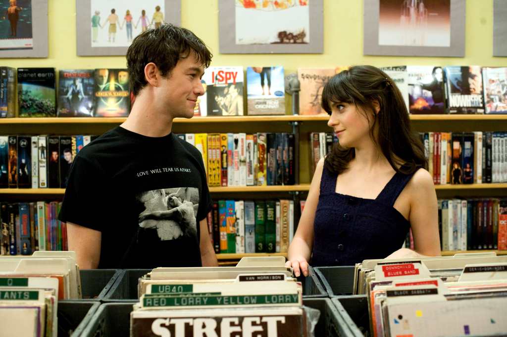 Joseph Gordon-Levitt and Zooey Deschanel in '(500) Days of Summer'