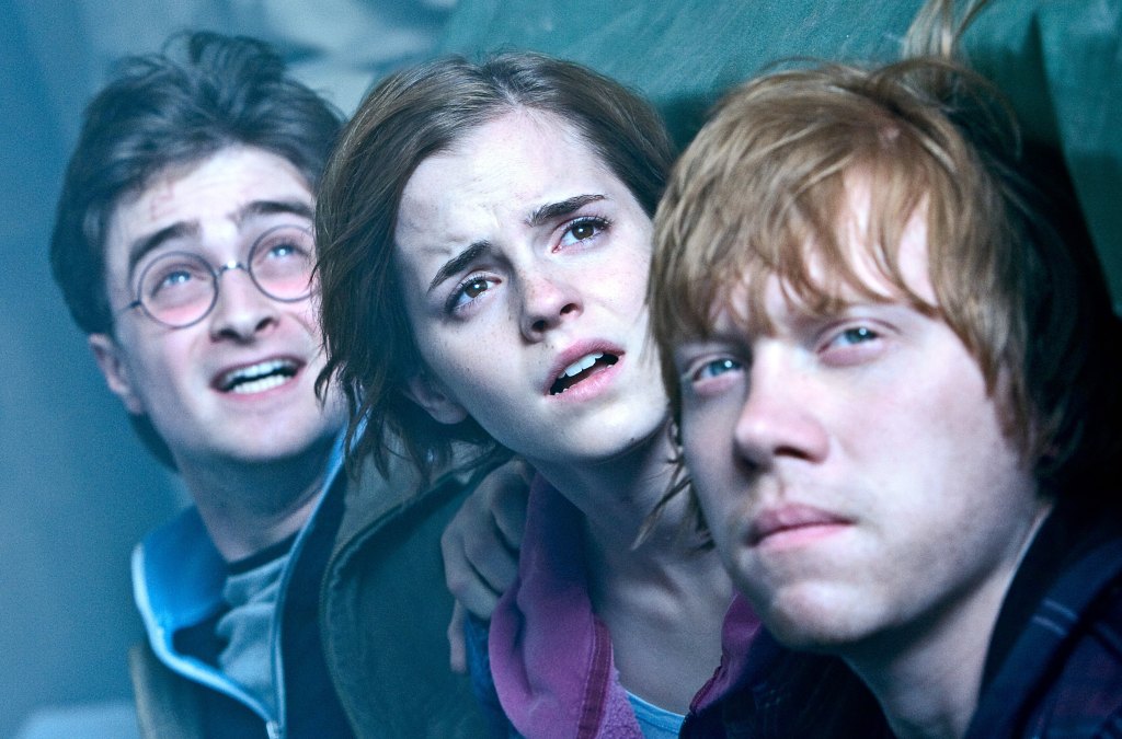 HARRY POTTER AND THE DEATHLY HALLOWS: PART 2, l-r: Daniel Radcliffe, Emma Watson, Rupert Grint, 2011