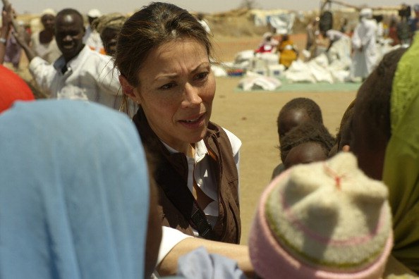 Ann Curry reporting from the Darfur region in Sudan (2007)