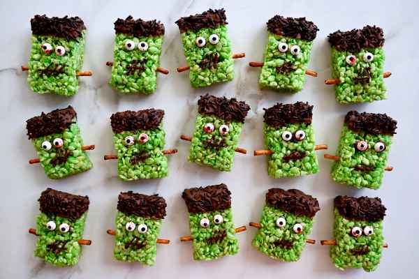 Frankenstein Rice Krispies Treats2_Kelly Senyei