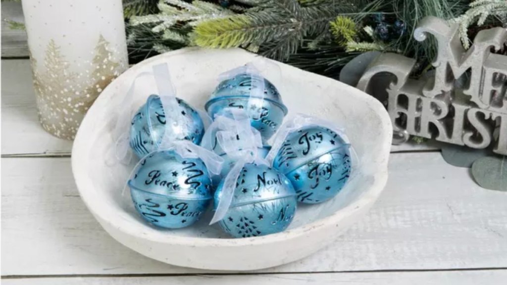 Jingle bell ornament set