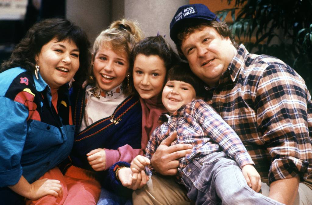 The cast of 'Roseanne' in Season 1